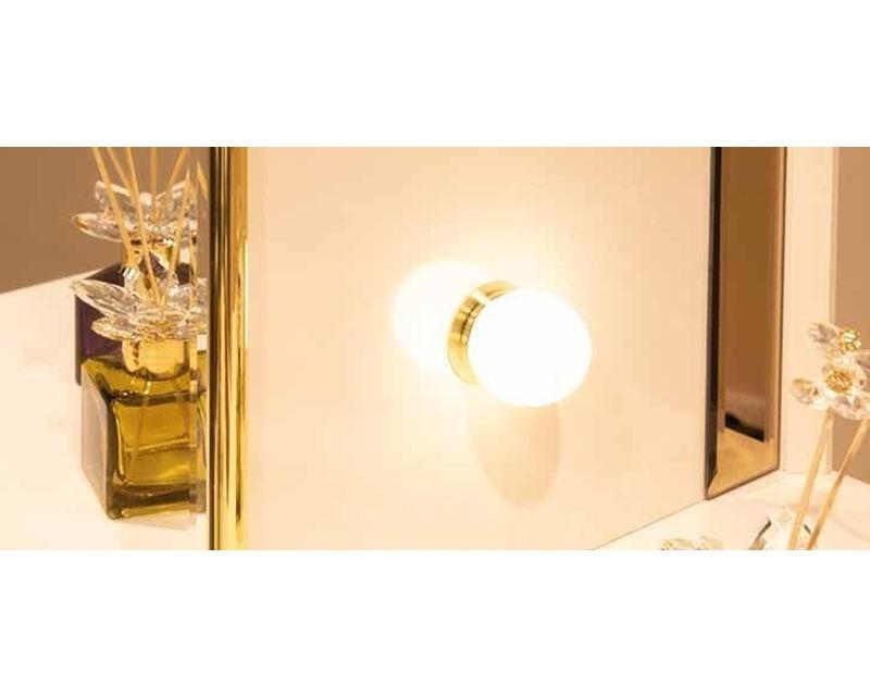 Make Up Spot-Led Illuminated