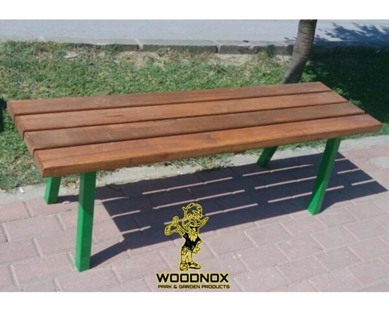 Bench B03